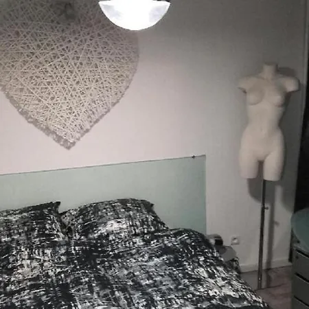 아파트 Modern & Cosy : 52 M² - Balcon Et Parking Prive - *